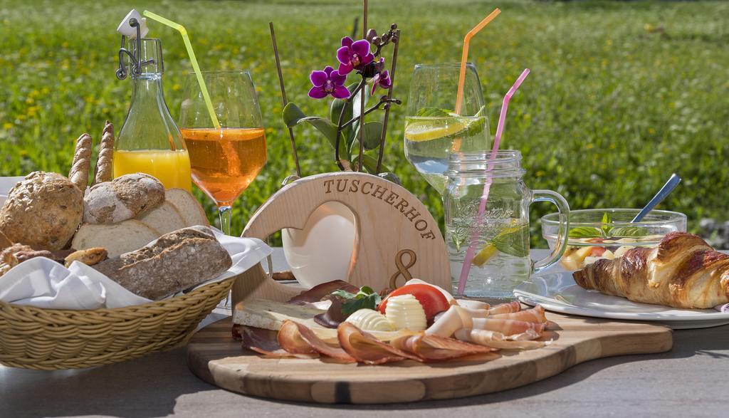 Gasthof Tuscherhof Braies  Ngoại thất bức ảnh