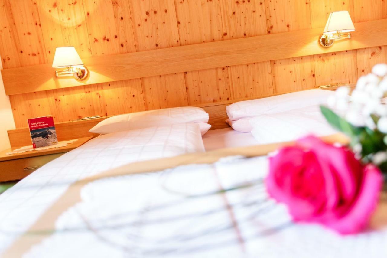 Gasthof Tuscherhof Braies  Ngoại thất bức ảnh